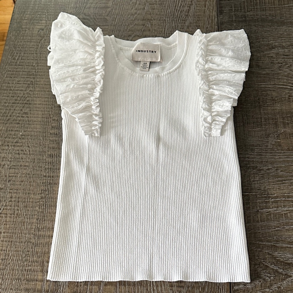 NWOT White Ruffled Sleeve Ribbed Top - Picture 5 of 9
